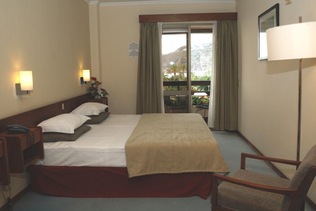 Cheerfulway Bravamar Hotel Ribeira Brava Exterior photo
