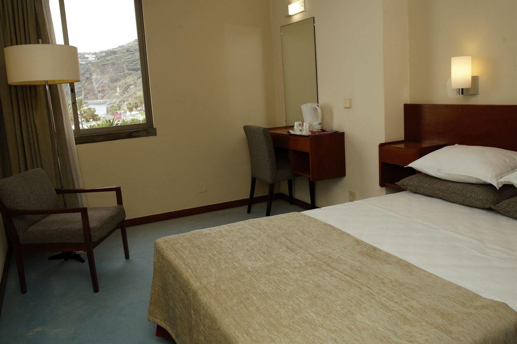 Cheerfulway Bravamar Hotel Ribeira Brava Exterior photo